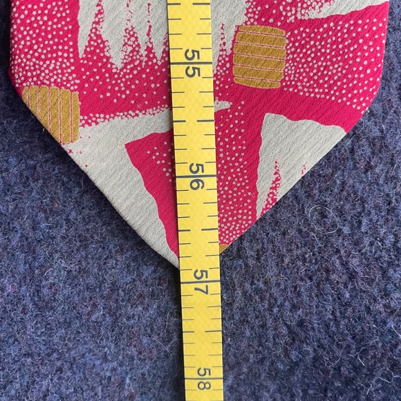 Giorgio Armani Men's Neck Tie - Picture 3 of 5